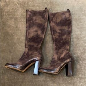 Donald J Pliner Boots size 8.5